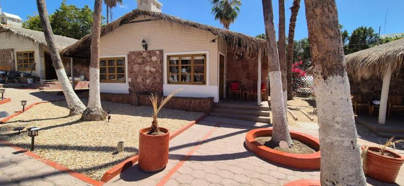 SS 8A Cabaña rustica frente al malecon de La Paz - image 9