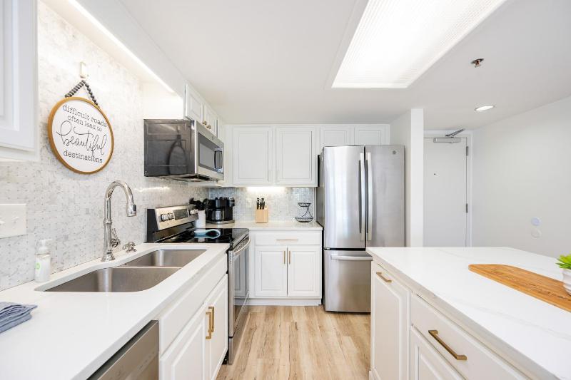 Back Bay 207 condo - image 3