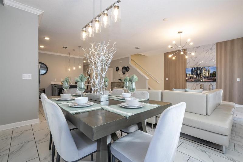 Storey Lake 5BR Private Pool & 2 Ensuites - image 10