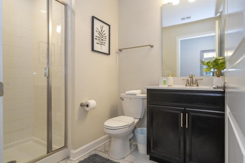 Storey Lake 5BR Private Pool & 2 Ensuites - image 31