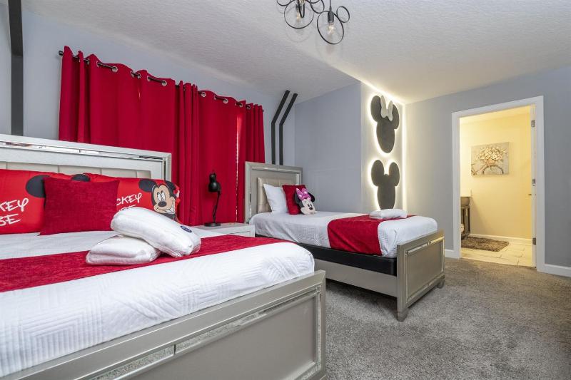 Storey Lake 5BR Private Pool & 2 Ensuites - image 18
