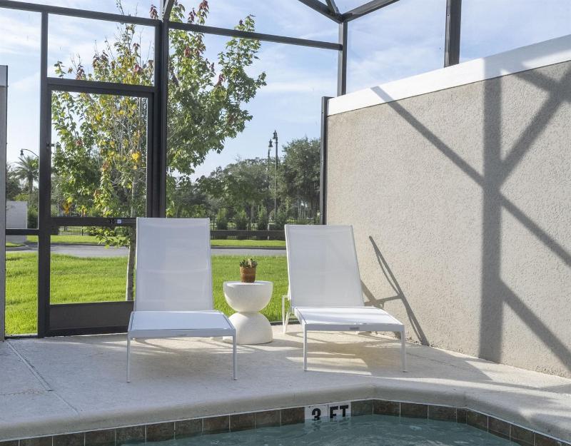 Storey Lake 5BR Private Pool & 2 Ensuites - image 2
