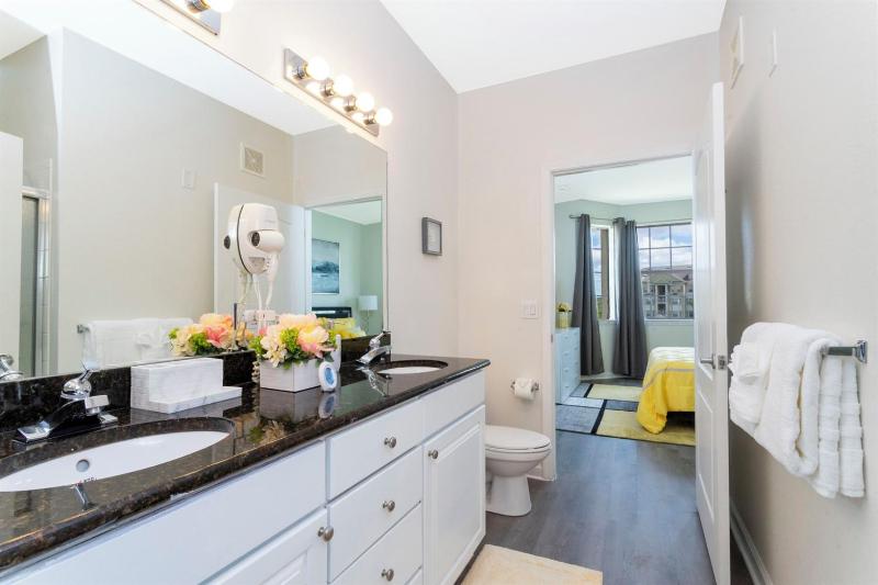2 Ensuites Close to Disney Intertational Epic - image 18