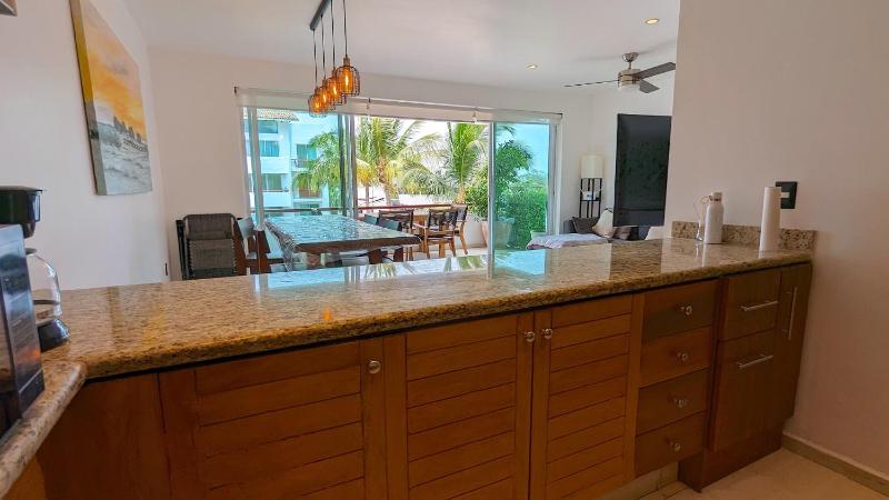 Great location pool and gardens in Versalles - image 6