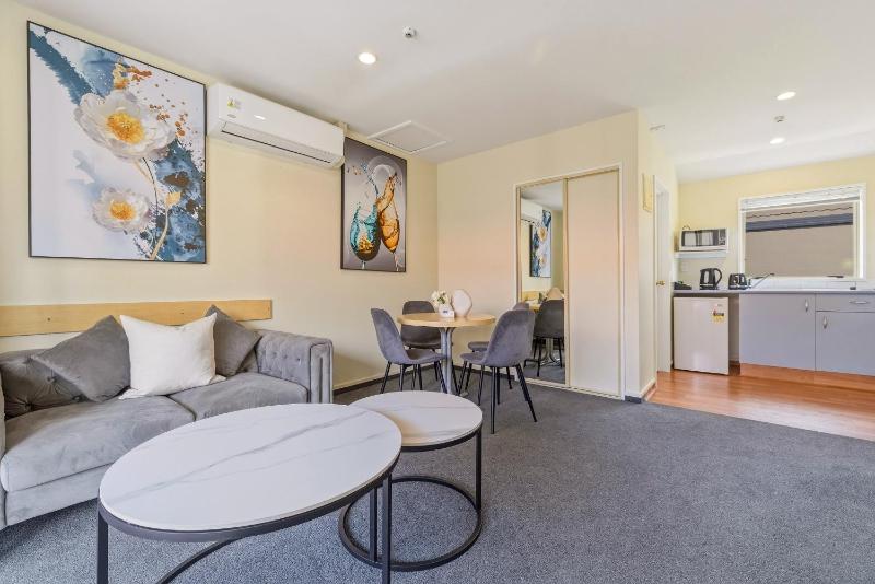 Daffodil Apartments - image 2
