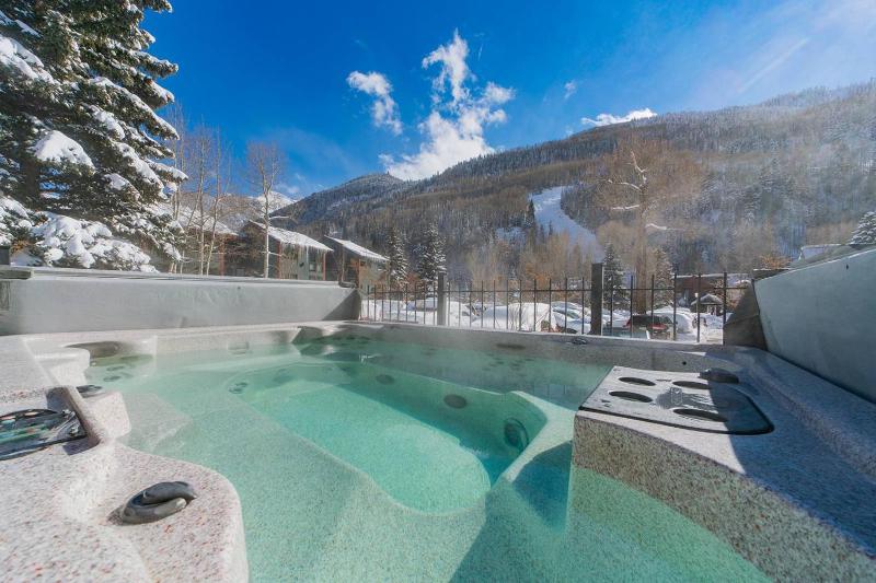 Perfect Base Lift 7 Ski HotTub Access 3 Bd 3 Ba Sleeps 8 - image 10
