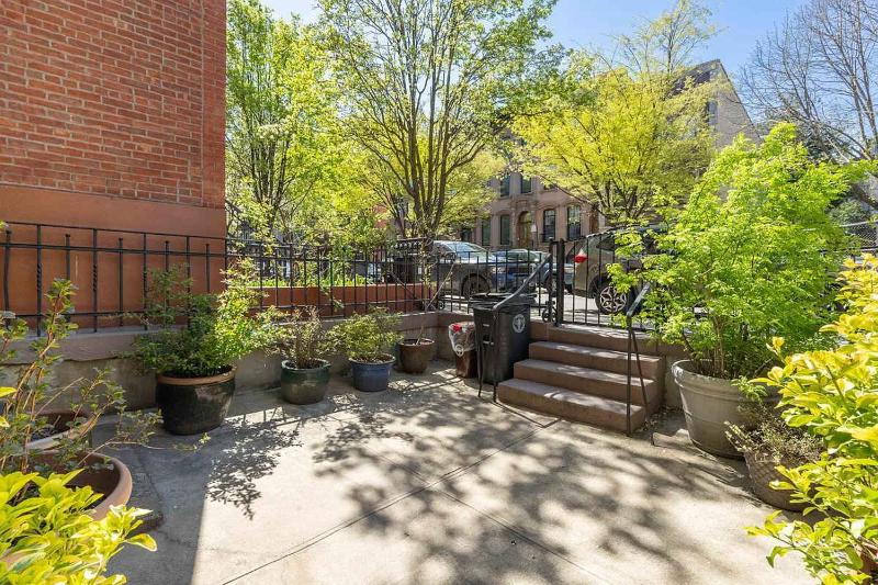 Lenox Garden Fully-Furnished 1BR in Harlem with Outdoor Space - image 9