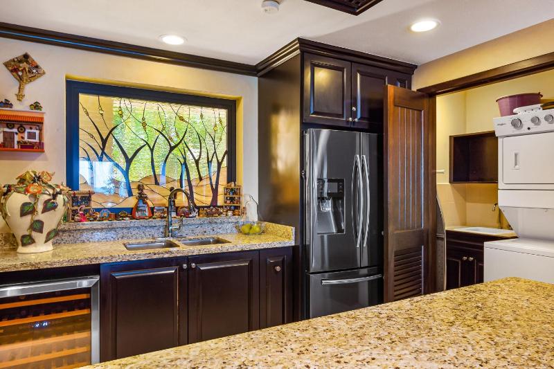Beachfront dream retreat with pool tennis & gym access - washer/dryer AC - image 14