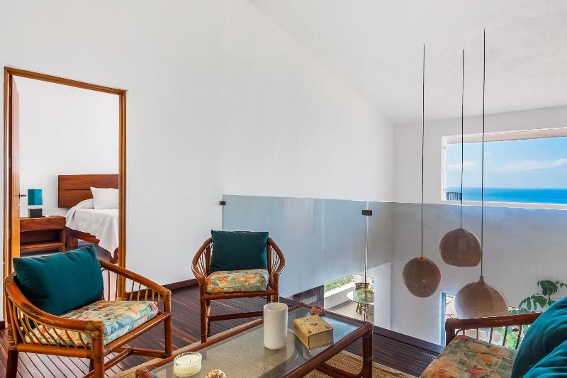 Bright ocean-view 2-story condo near beach with pool balcony & full kitchen - image 7