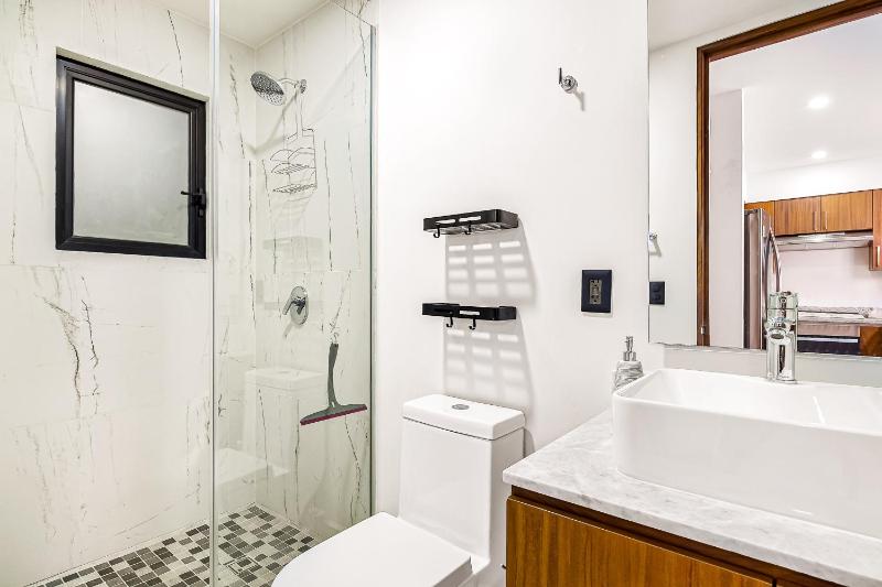 2nd-floor condo with heated outdoor pool grills balcony W/D AC - image 16