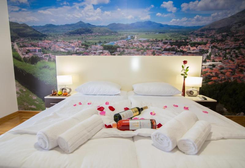 Four-Bedroom Superior Apartment image 3