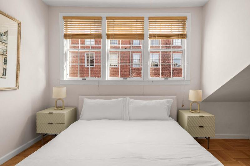 Macdougal Residence Classic 1BR Brick Loft in Greenwich Village - image 13