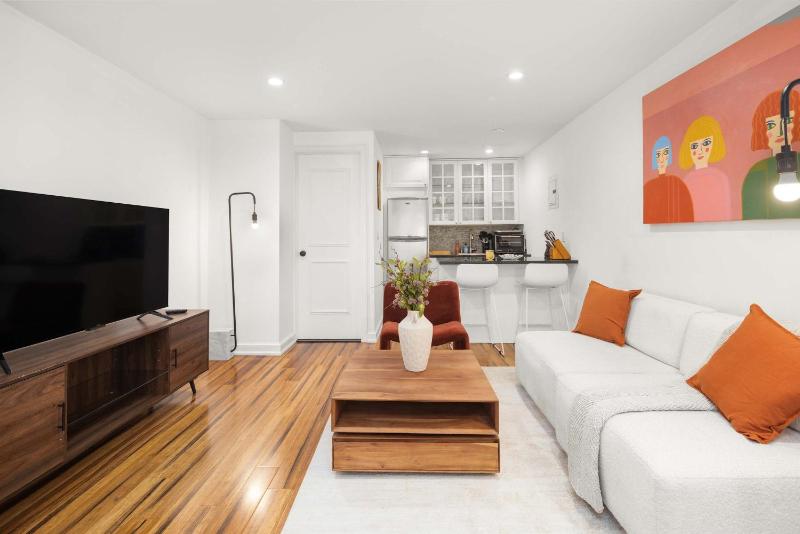 Madison Gardens by StayHaus Luxe Flatiron 1BR - image 10