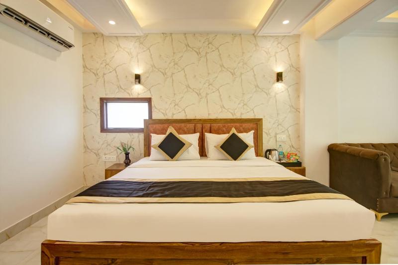 Hotel The Emporio Grand Near Vaishali Metro Station 3-star Hotel l Vaishali Ghaziabad - image 17
