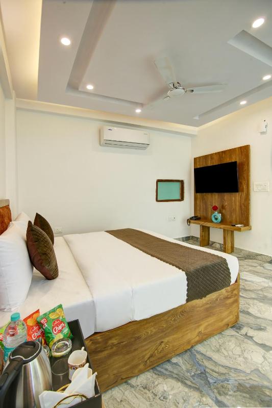 Hotel The Emporio Grand Near Vaishali Metro Station 3-star Hotel l Vaishali Ghaziabad - image 34