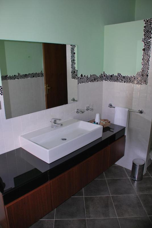 One-Bedroom Apartment (3 Adults) image 3