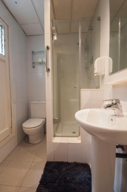 Standard Single Room with Private Bathroom image 1