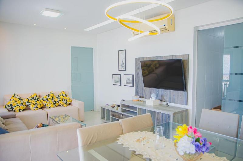 Apartamento c Varanda Ar Piscina Sauna e Hidro - image 27