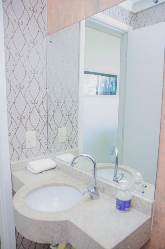 Apartamento c Varanda Ar Piscina Sauna e Hidro - image 7
