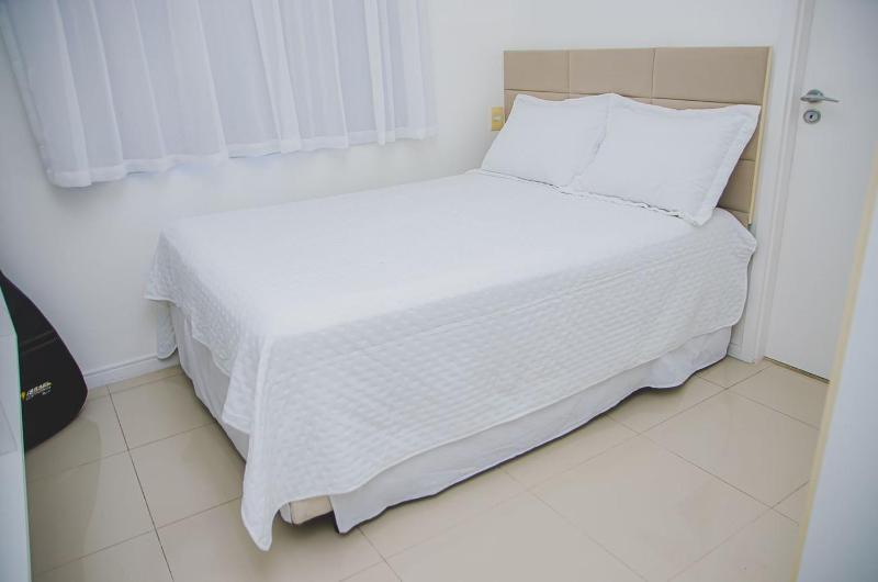 Apartamento c Varanda Ar Piscina Sauna e Hidro - image 4