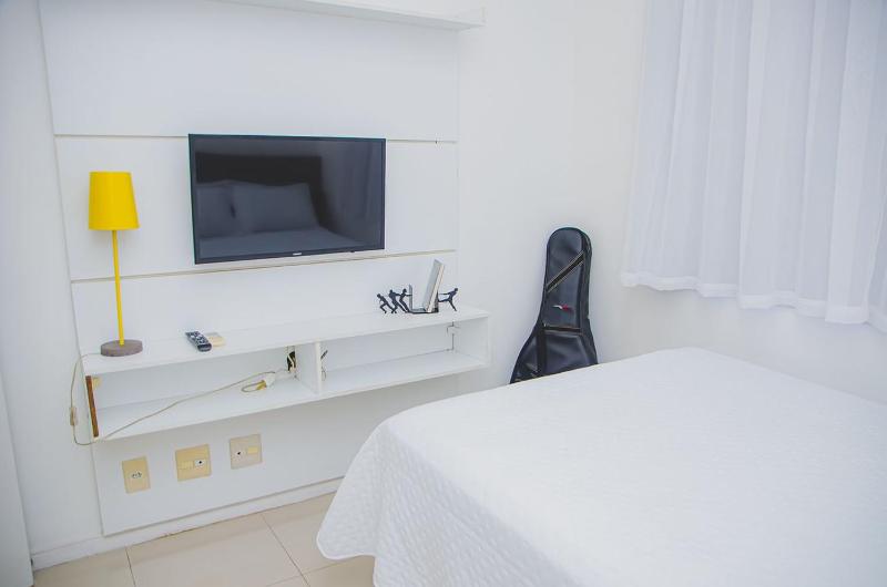 Apartamento c Varanda Ar Piscina Sauna e Hidro - image 12
