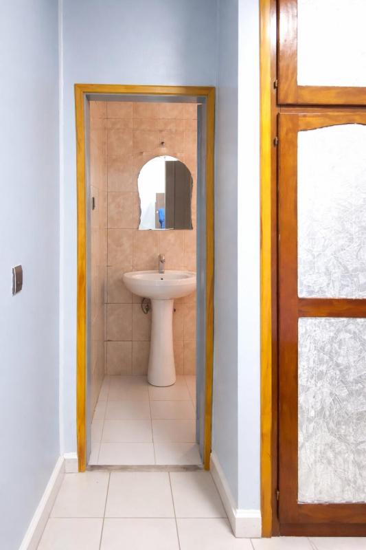 Makepe Villa via Carrefour Patrick Mboma - image 16