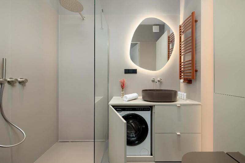 Nowoczesny Apartament typu Studio z Dostępem do Strefy Rozrywki i Relaksu by Noclegi Renters - image 4