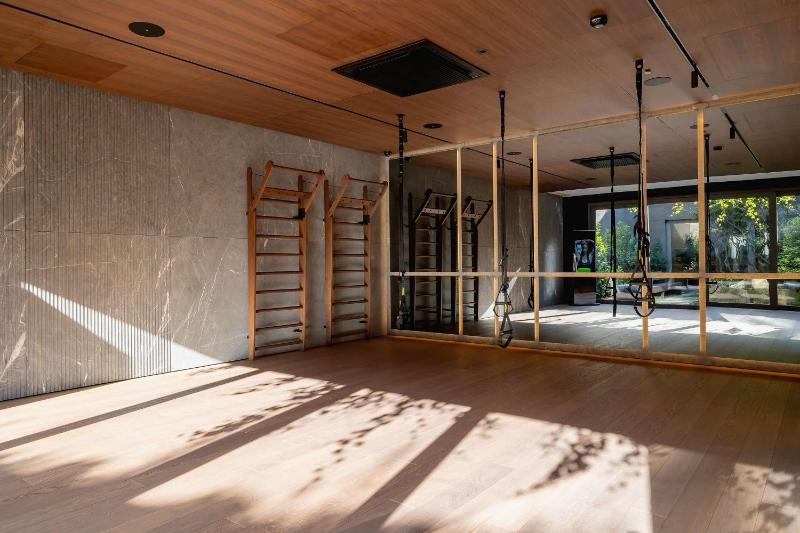 Nowoczesny Apartament typu Studio z Dostępem do Strefy Rozrywki i Relaksu by Noclegi Renters - image 25