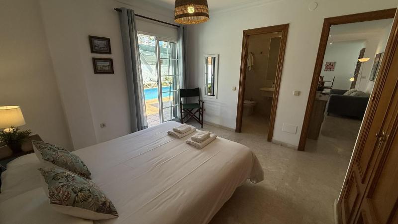 Nerja Paradise Rentals - Villa Las Dalias - image 25