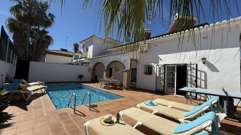 Nerja Paradise Rentals - Villa Las Dalias - image 12