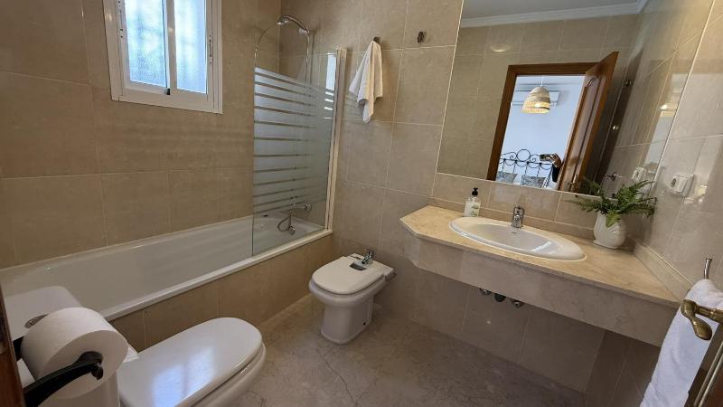 Nerja Paradise Rentals - Villa Las Dalias - image 30