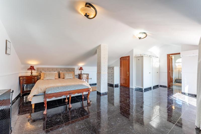 Majestic Villa by the Beach Heated Private Pool & Jacuzzi - image 34