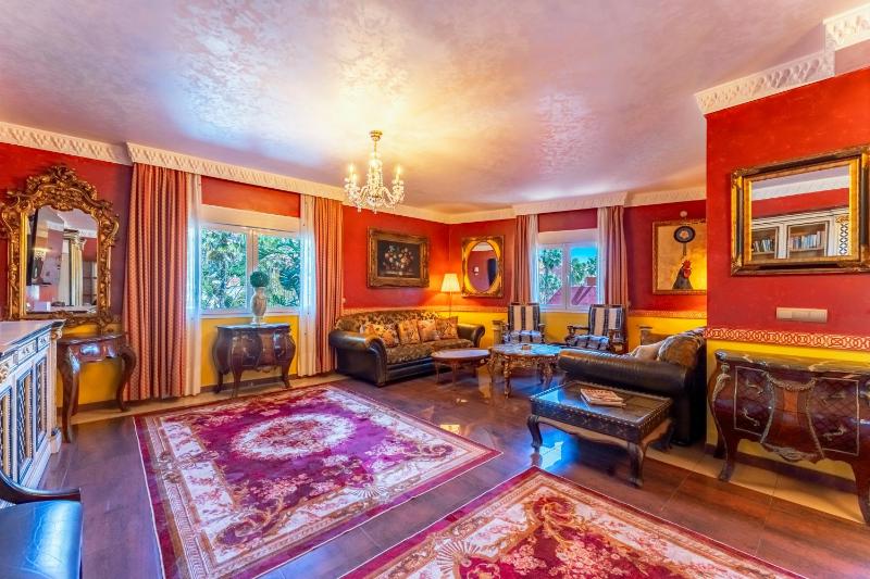 Majestic Villa by the Beach Heated Private Pool & Jacuzzi - image 26