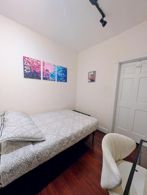 MANHATTAN ROSE Homestay - image 15