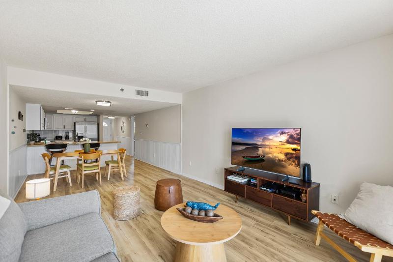 One Bedroom 1 1/2 Bath Madeira Place #211 - image 10