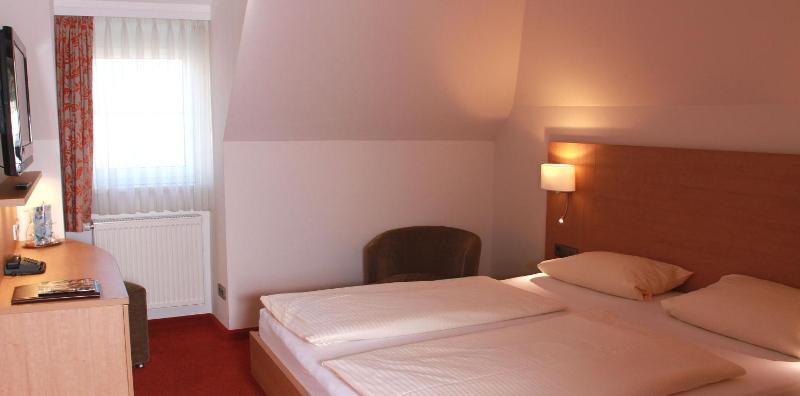Small Double Room image 1