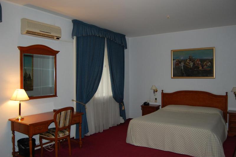 Superior Double Room image 4