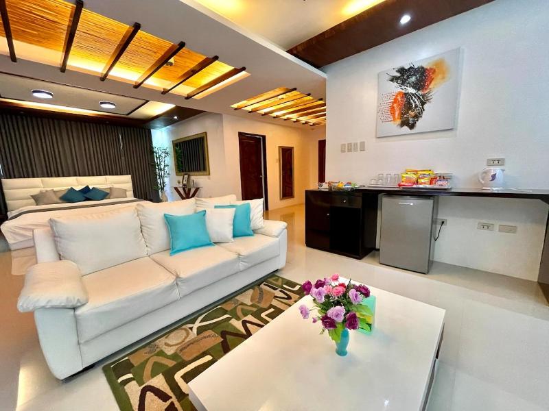 private villa with private pool - image 11