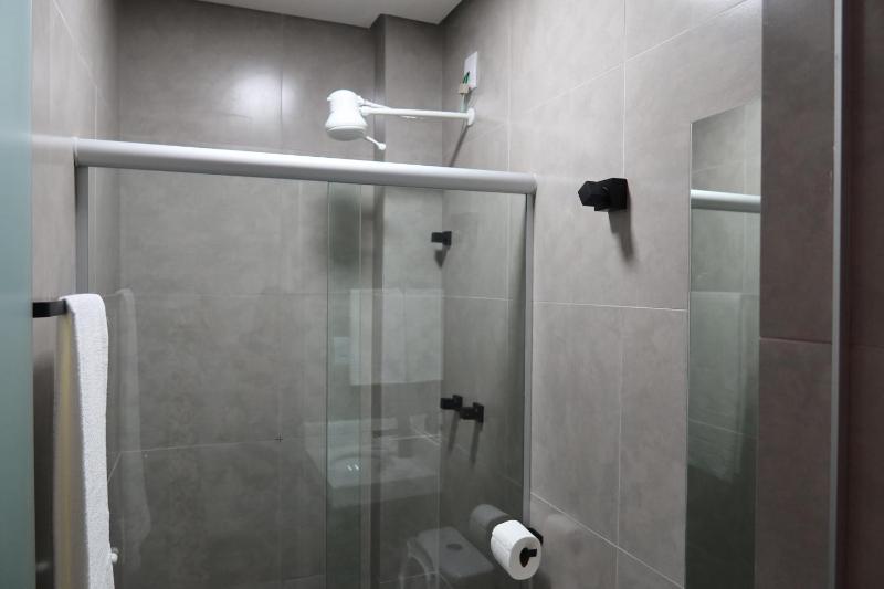 B Hotel 888 hotéis - Próximo a Rodoviária e Praça Sete - image 48