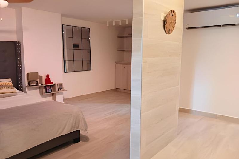 Studio apartment in the historic center - image 9