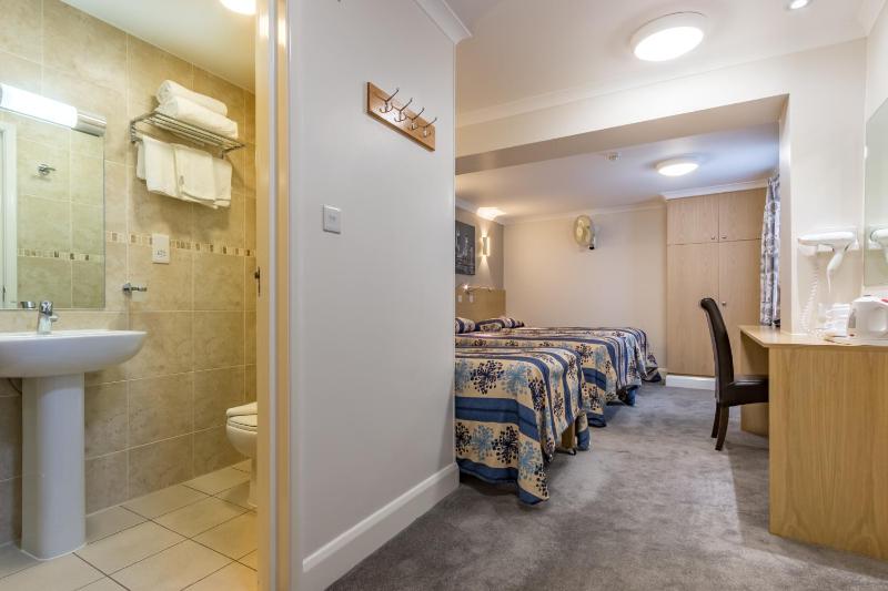 Triple Room image 2