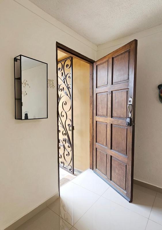 House with 3 Bedrooms 5 minutes from everything in San Salvador - image 5