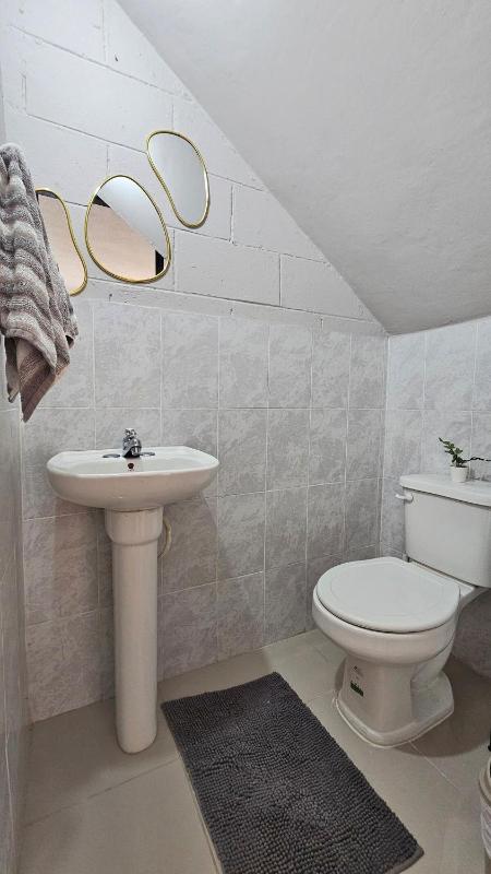 House with 3 Bedrooms 5 minutes from everything in San Salvador - image 7
