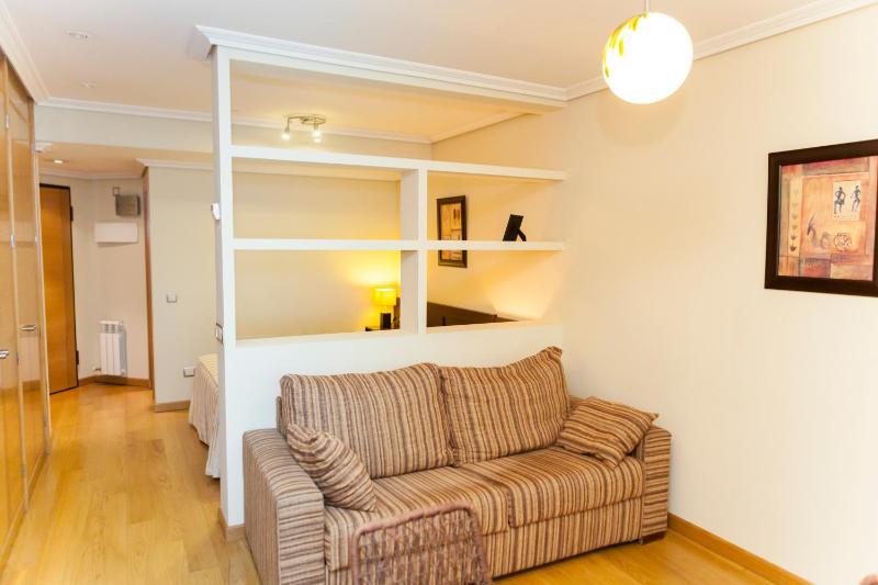 Studio (2 Adults) image 3