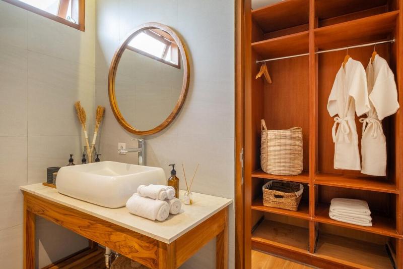 Diantara Villa Canggu - 3Bedrooms - Pantai Batu Bolong - image 16