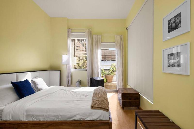 Village Place by StayHaus 2BR with 3 terraces - image 2