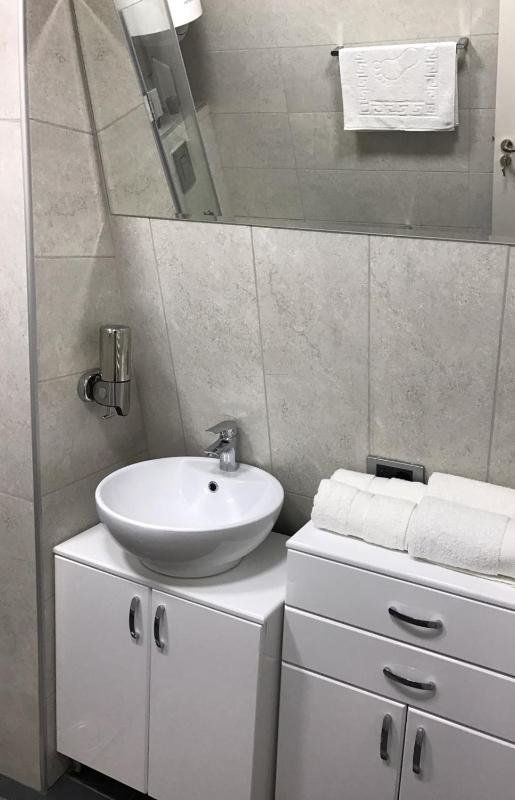 Studio Apartment image 3