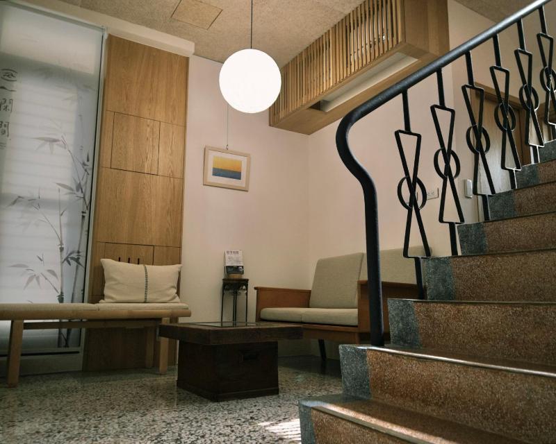 A moment between stay - image 9
