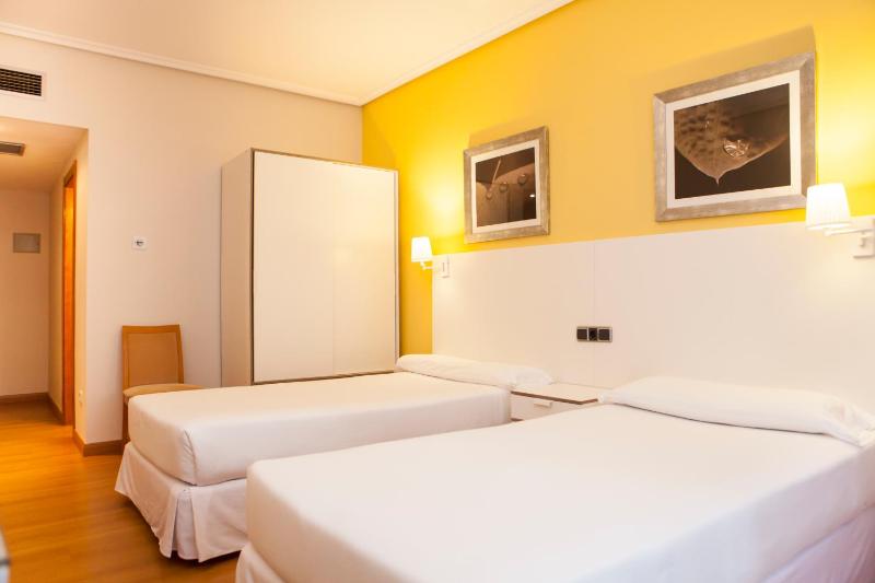 Hotel Sercotel Tres Luces - image 6
