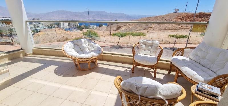 3 bdr Penthouse with sea view pool - By Amdar Holiday Apartments - image 7